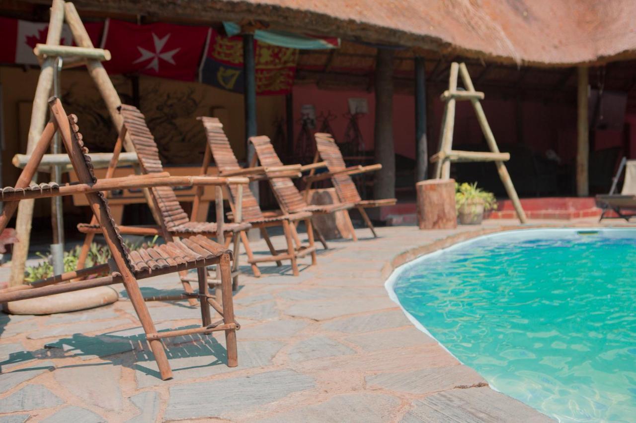 A Pousada Lusaka Backpackers Exterior foto