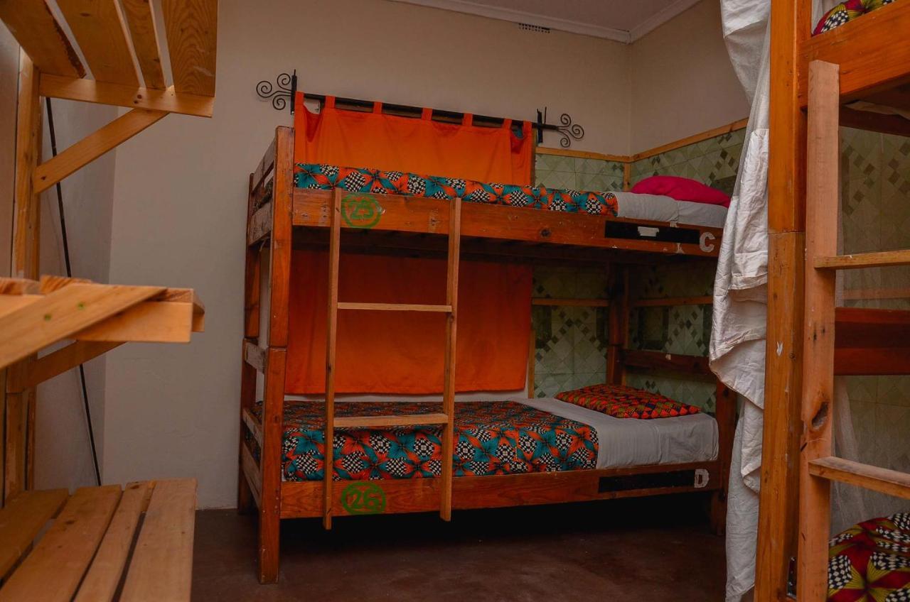 A Pousada Lusaka Backpackers Exterior foto