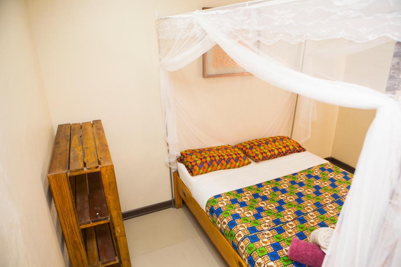 A Pousada Lusaka Backpackers Exterior foto