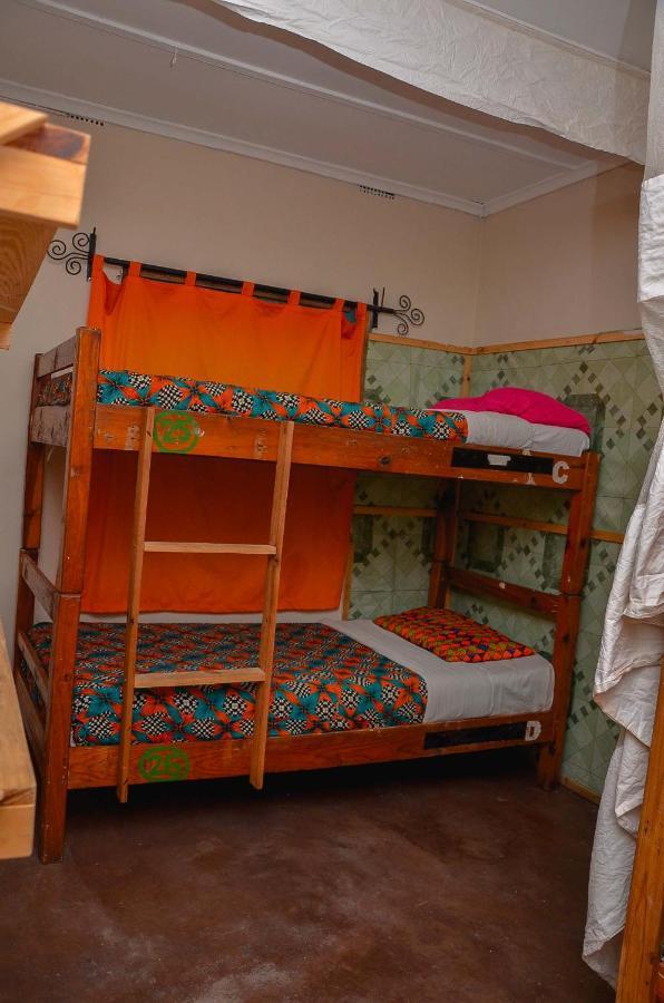 A Pousada Lusaka Backpackers Exterior foto