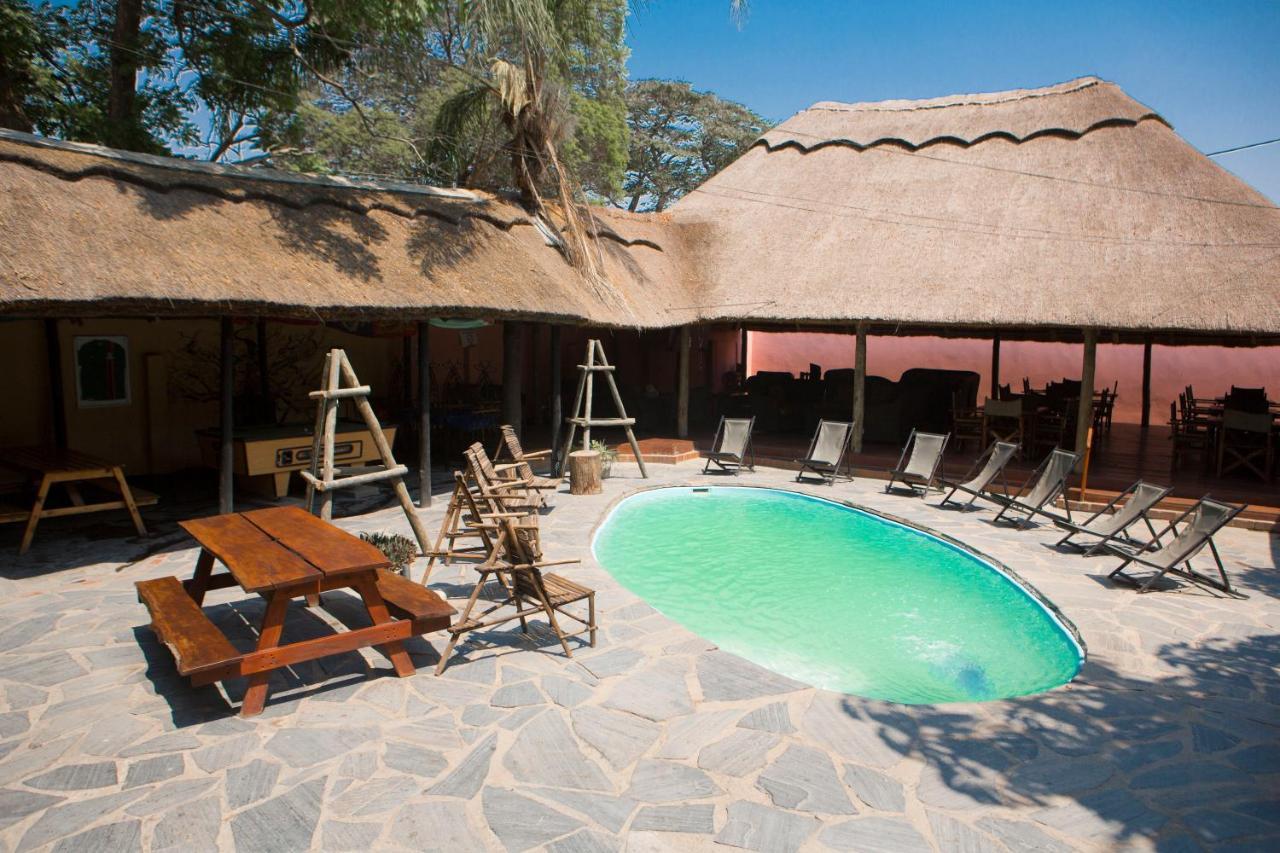 A Pousada Lusaka Backpackers Exterior foto