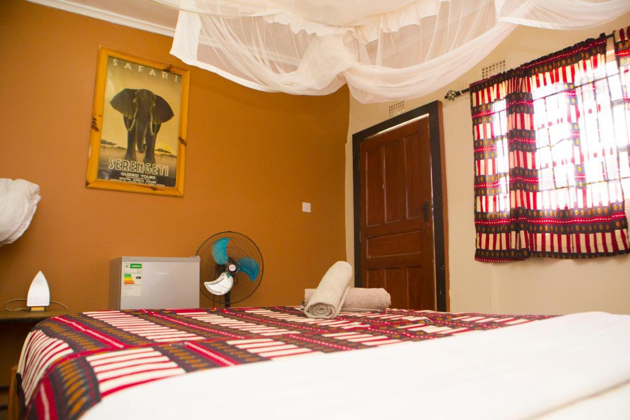 A Pousada Lusaka Backpackers Exterior foto